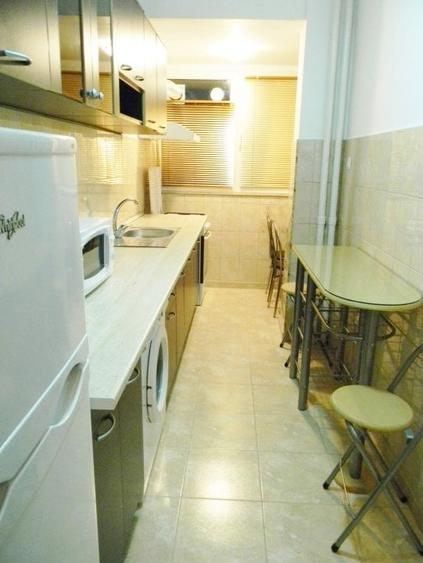 Apartament cu 2 camere semidecomandat în Berceni