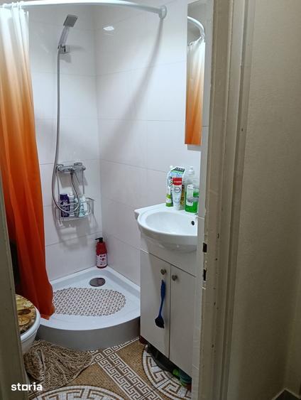 Garsonieră decomandată în Central
