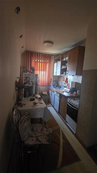 Apartament cu 2 camere semidecomandat în Rovine