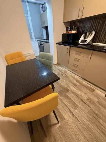 Apartament cu 2 camere decomandat, mobilat în Km 5