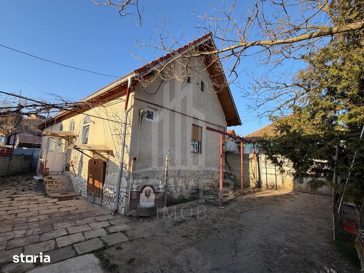 Casă cu 4 camere decomandat cu Teren 306 Mp în Central