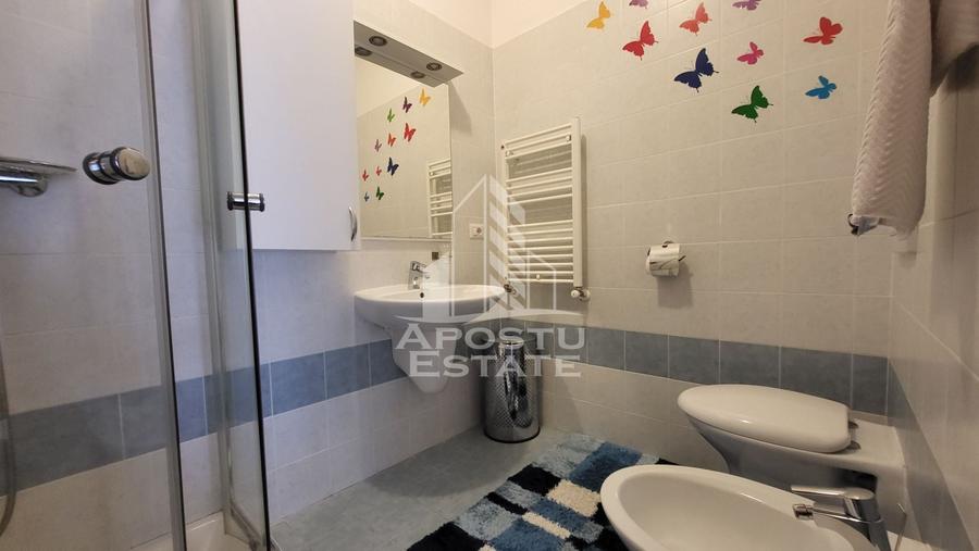 Apartament cu 3 camere decomandat, mobilat în Dumbrăvița
