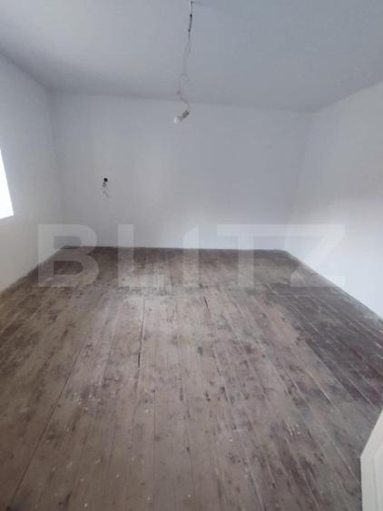 Casă individuală cu 2 camere cu Teren 200 Mp în Central