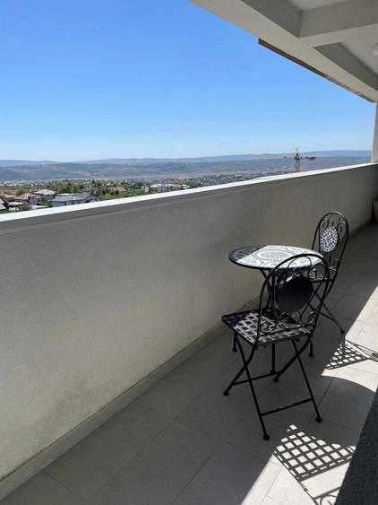 Apartament cu 3 camere decomandat, mobilat în Copou