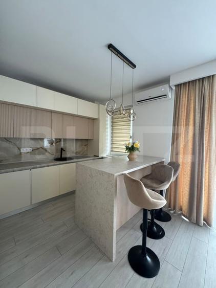 Apartament cu 2 camere semidecomandat, mobilat în Florești