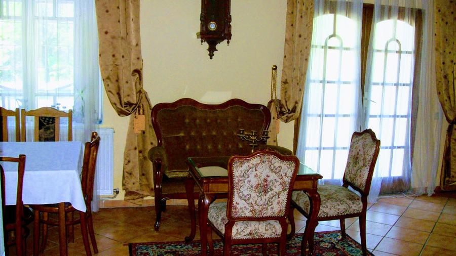 Casă cu 7 camere cu Teren 3000 Mp în Zam