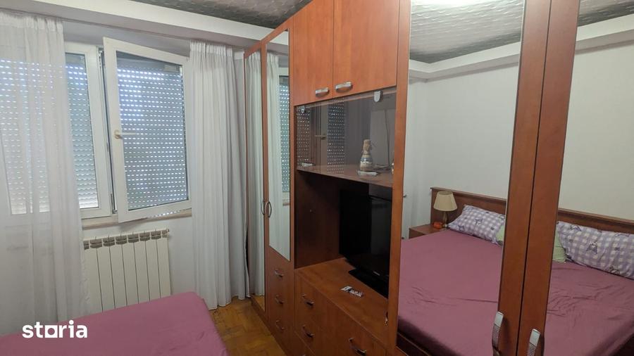 Apartament cu 4 camere semidecomandat, mobilat în Apărătorii Patriei