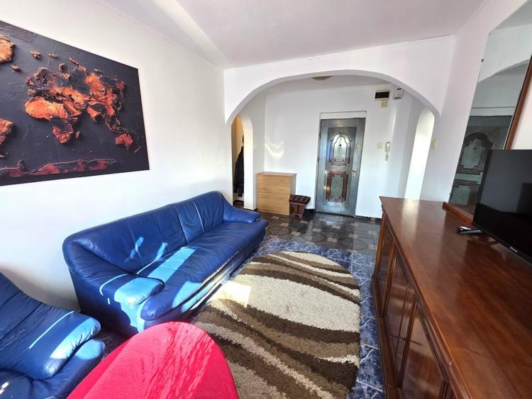 Apartament cu 4 camere semidecomandat în Brâncoveanu