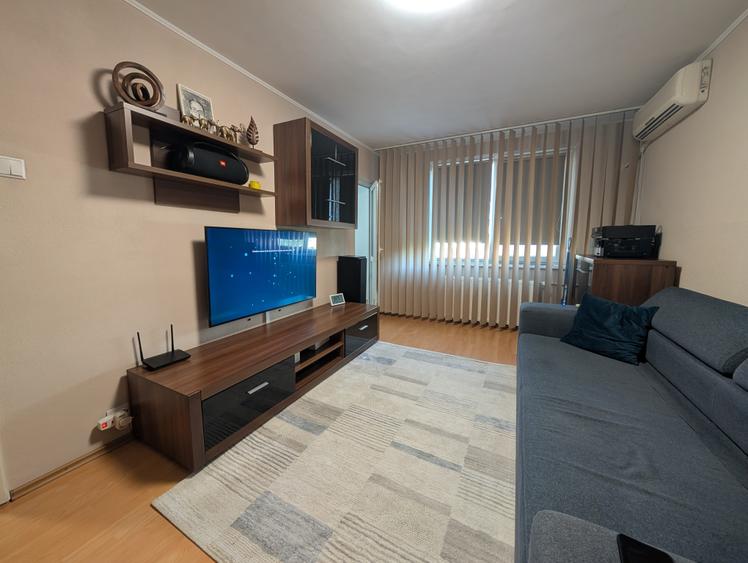 Apartament cu 2 camere decomandat în Drumul Taberei