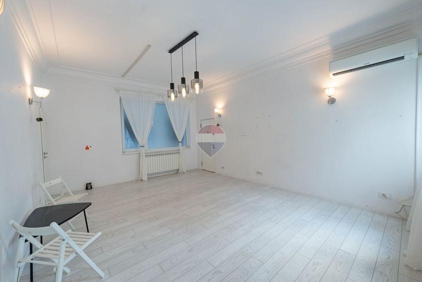 Apartament cu 5 camere decomandat, mobilat în P-ța Unirii