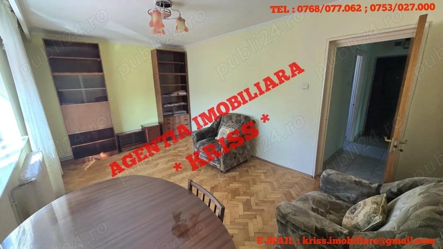 Apartament cu 4 camere decomandat în Teilor
