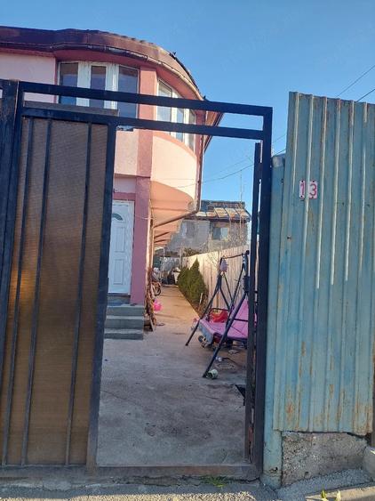 Casă cu 5 camere cu Teren 250 Mp în Măgurele