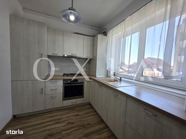 Apartament cu 3 camere decomandat în Buziașului