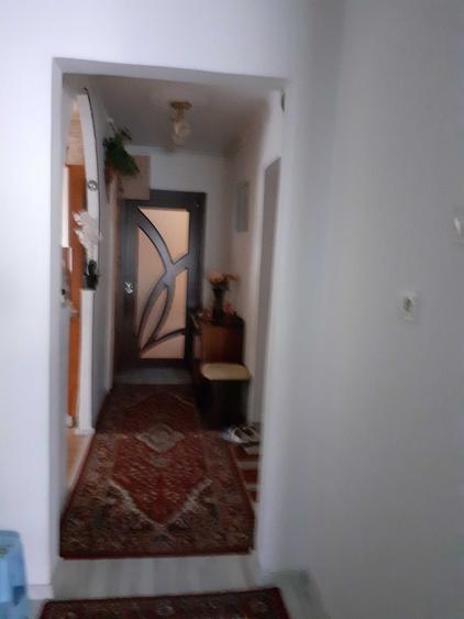 Apartament cu 3 camere decomandat în Exterior Vest