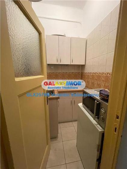 Apartament cu 2 camere decomandat, mobilat în Romană