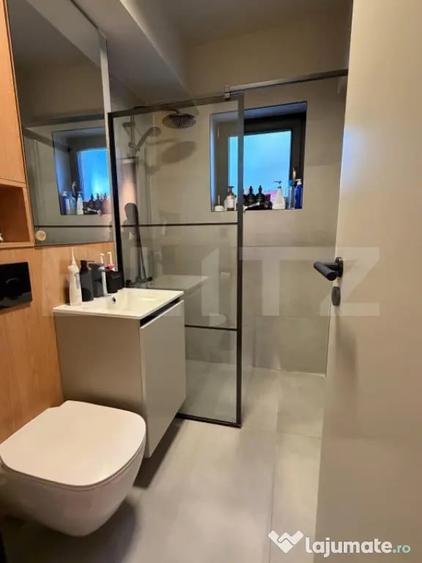Apartament cu 4 camere decomandat în Est