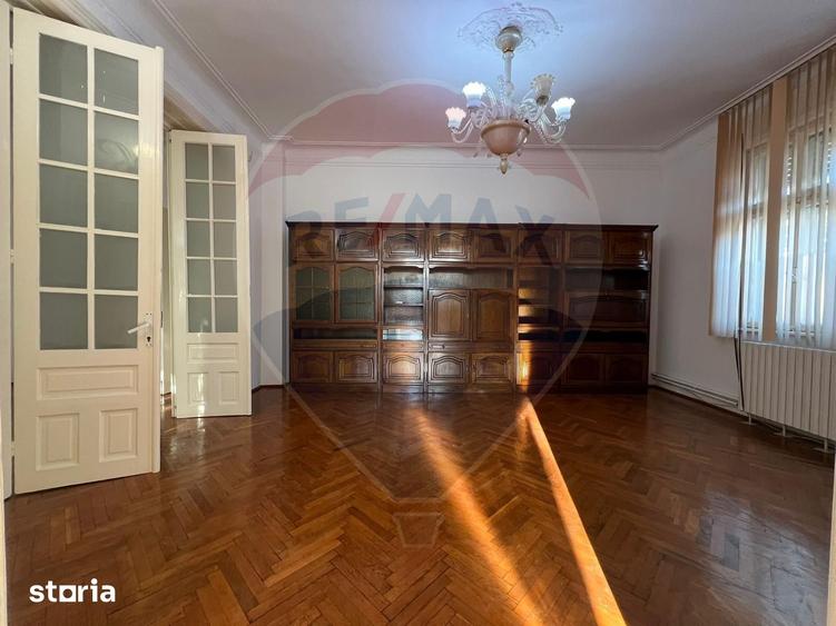 Casă cu 4 camere cu Teren 998 Mp în Gara