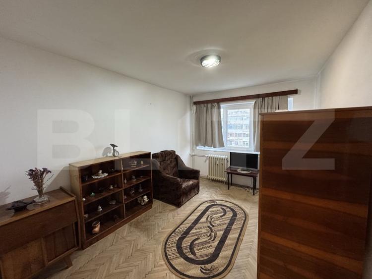 Apartament cu 2 camere semidecomandat, mobilat în Vest