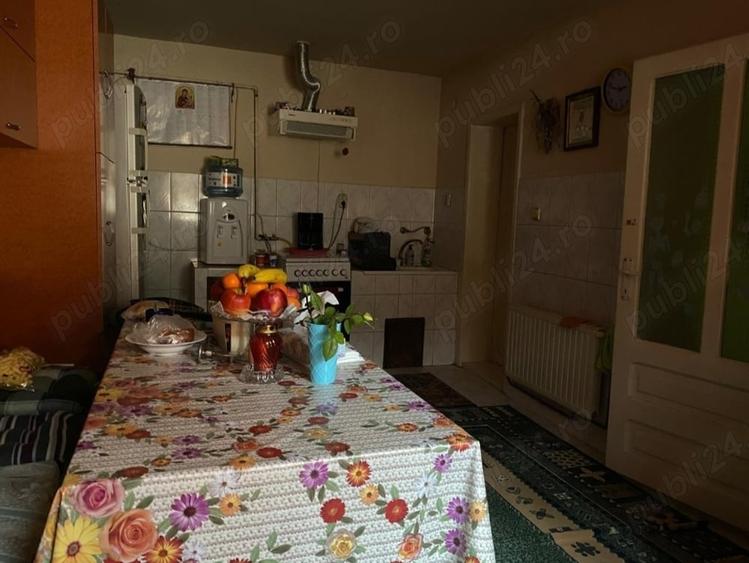 Casă cu 5 camere cu Teren 1347 Mp în Central