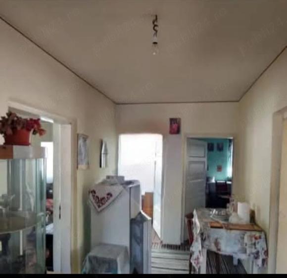 Casă cu 3 camere cu Teren 300 Mp în Central