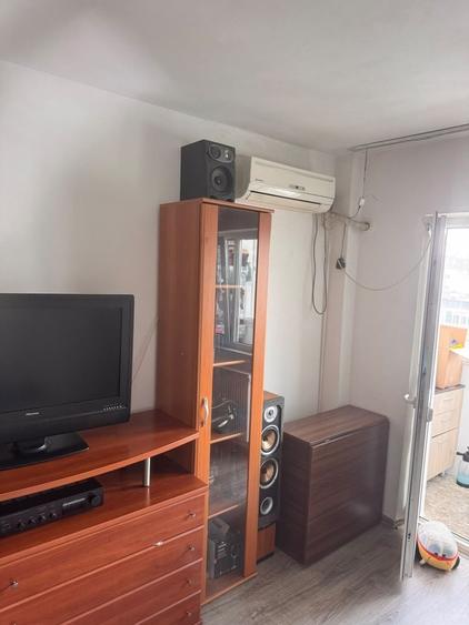 Apartament cu 3 camere decomandat în Lujerului