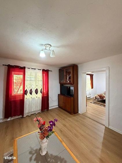 Casă cu 3 camere în Suseni