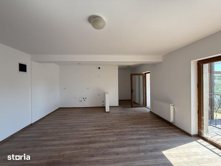 Casă cu 7 camere cu Teren 530 Mp în Berceni