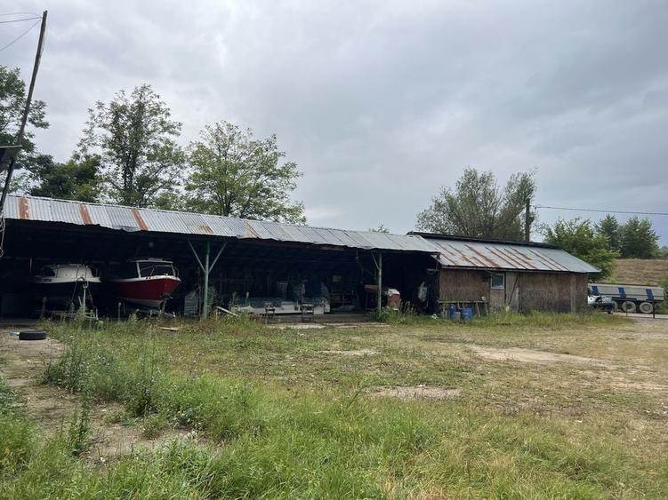 Spațiu comercial, în Sătuc
