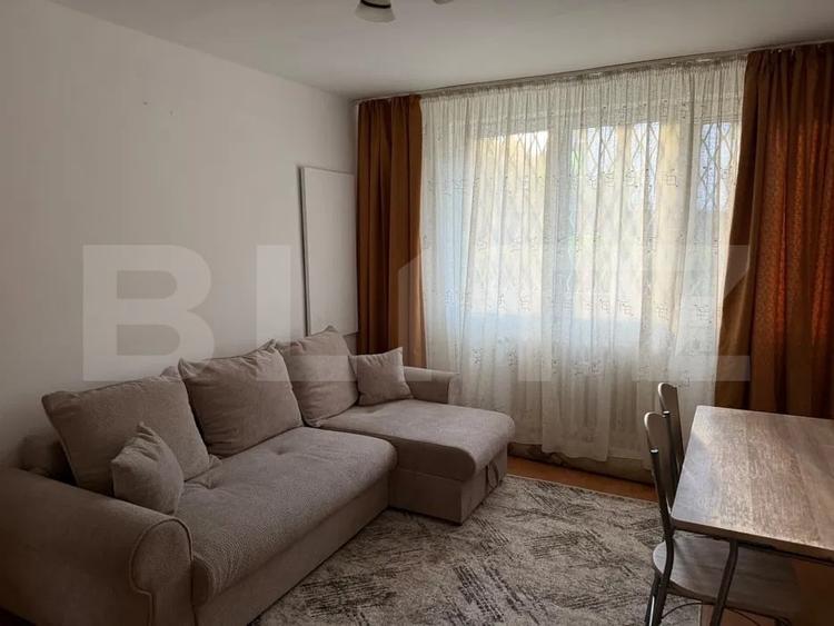 Apartament cu 2 camere semidecomandat, mobilat în Plopilor