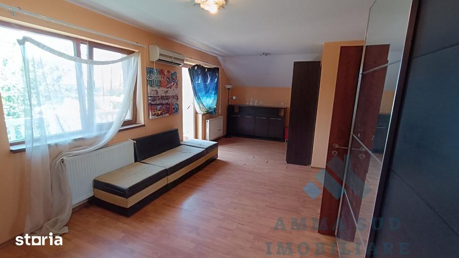 Casă cu 3 camere cu Teren 270 Mp în Central