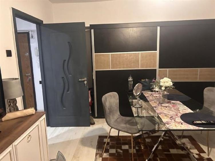 Apartament cu 2 camere decomandat în Titulescu