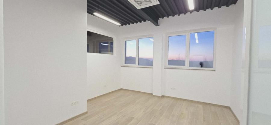 Spațiu industrial, de 380.07000732422 mp, în Centura