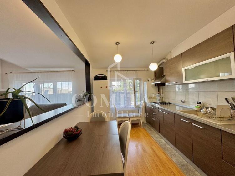 Apartament cu 2 camere decomandat, mobilat în Central