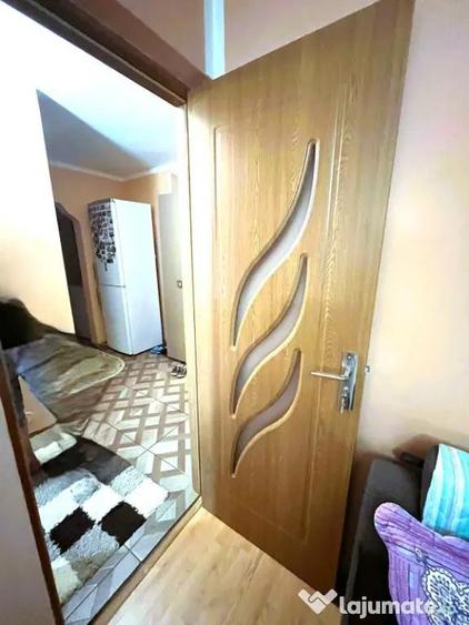 Apartament cu 3 camere decomandat în E3