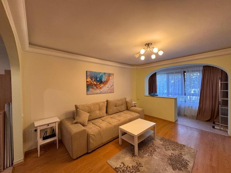 Apartament cu 2 camere decomandat în Drumul Taberei