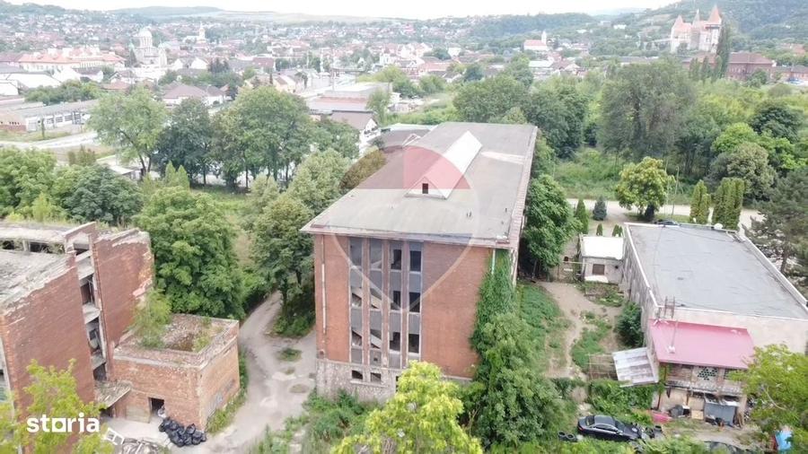 Spațiu comercial, de 4,500 mp, în Răcăștia