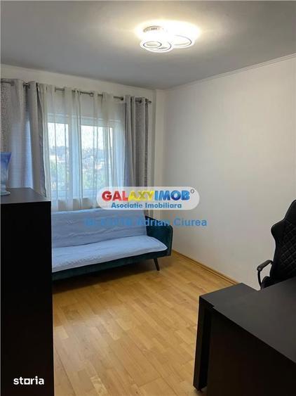 Apartament cu 4 camere, mobilat în Tei