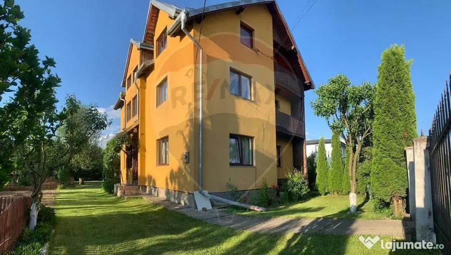 Casă cu 3 camere cu Teren 861 Mp în Central