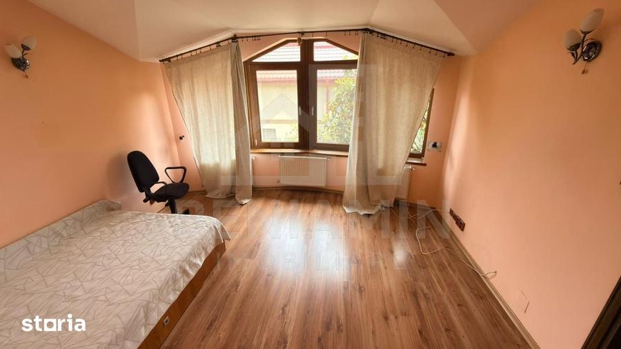 Casă cu 6 camere cu Teren 464 Mp în Cârcea