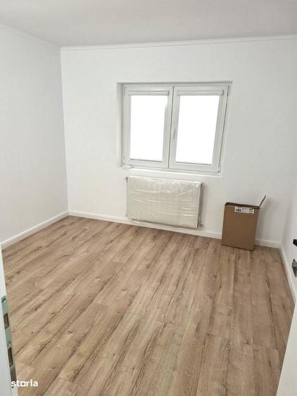 Apartament cu 3 camere în Broșteni