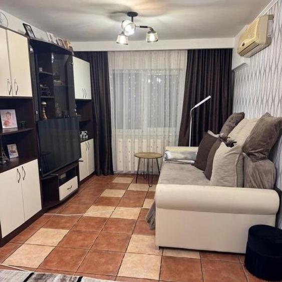 Apartament cu 3 camere decomandat în Obcini