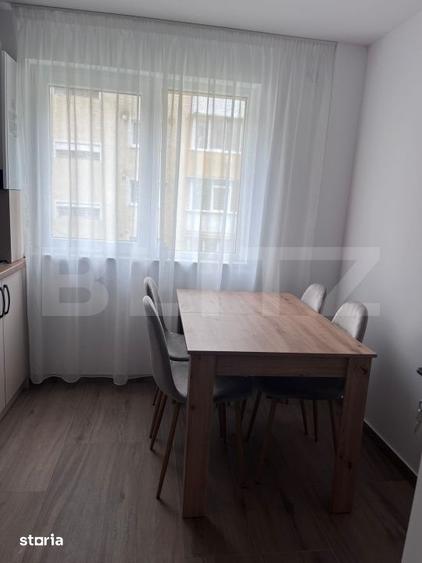 Apartament cu 4 camere decomandat în George Enescu