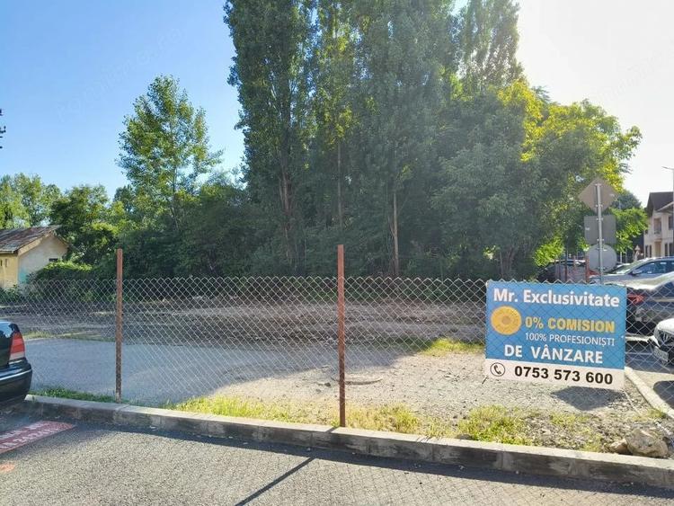 Teren de 702 mp, în 9 Mai
