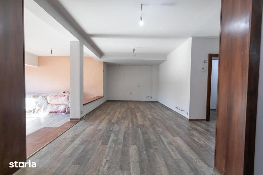 Casă cu Teren 1800 Mp în Răzvad