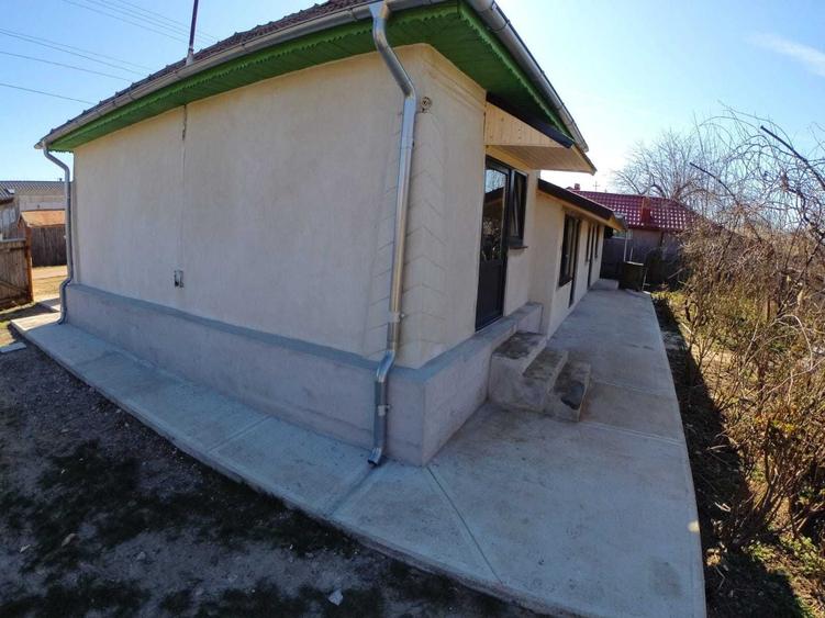 Casă cu 4 camere cu Teren 1770 Mp în Ciorani
