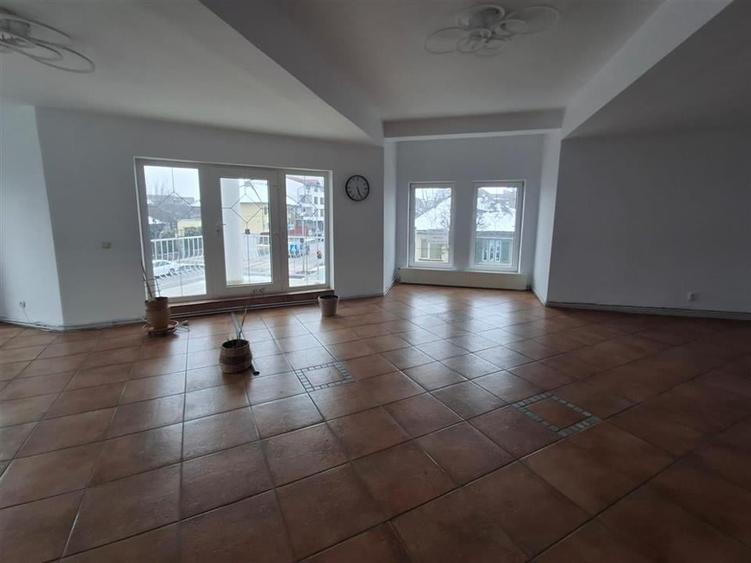 Birou, de 168 mp, în Calea Dumbrăvii