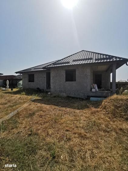 Casa la rosu in Plaiul Vulcanesti - 13