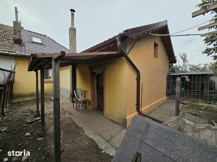 Casă cu 4 camere cu Teren 928 Mp în Mihail Kogălniceanu