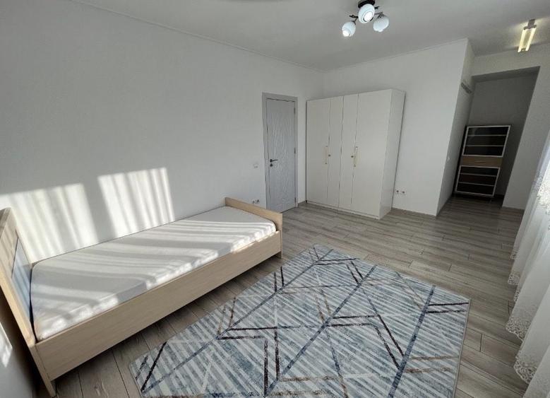 Apartament cu 3 camere decomandat în Cățelu