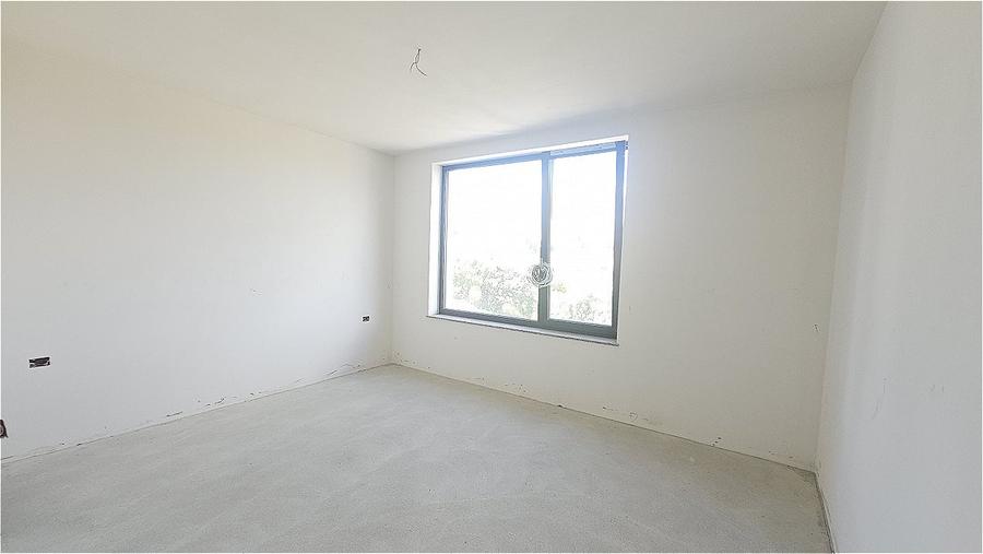 Duplex cu 4 camere cu Canalizare în Dâmbul Rotund